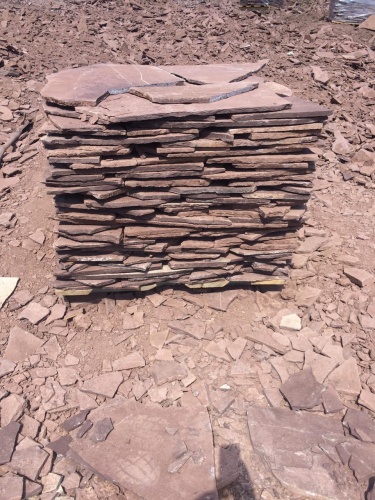 Плитняк лемезит бордовый для цоколя 1,5-2 см купить в Королёве