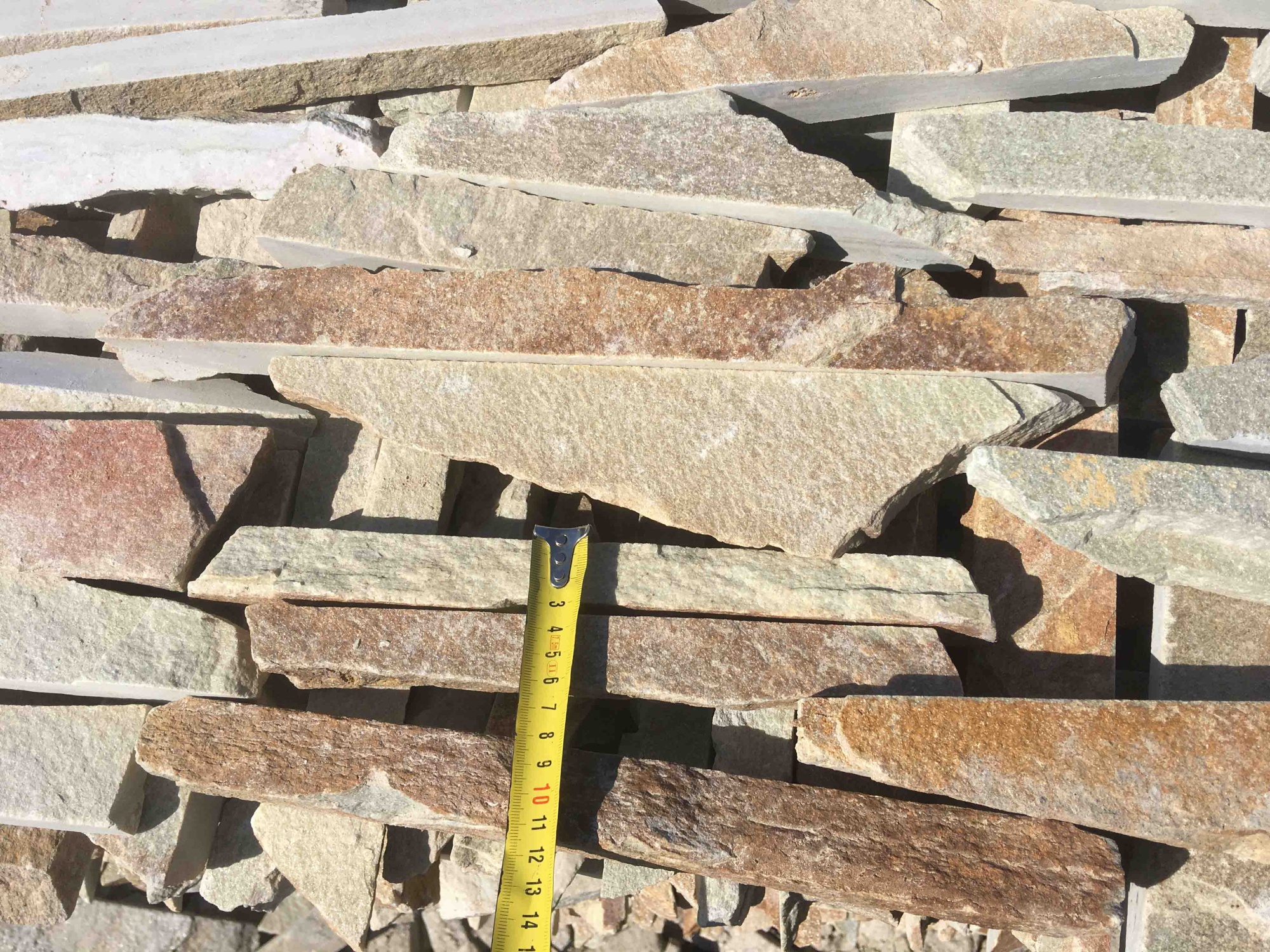 Горбушка златолит золотистый для облицовки купить в Королёве