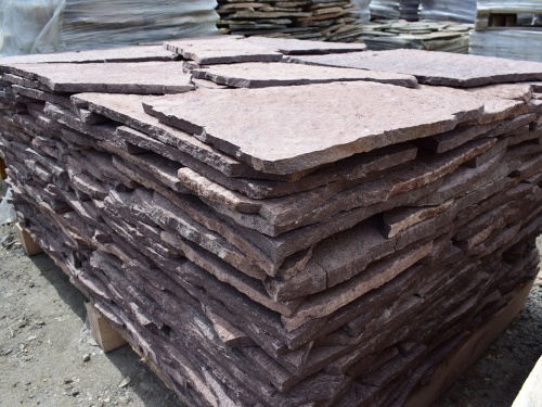 Плитняк лемезит бордовый для облицовки цоколя 20-25 мм  купить в Королёве