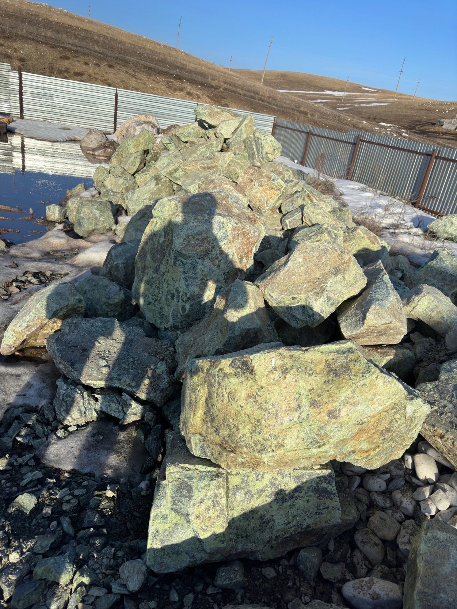 Камни для ландшафтного дизайна зелёные 10-60 килограмм купить в Королёве