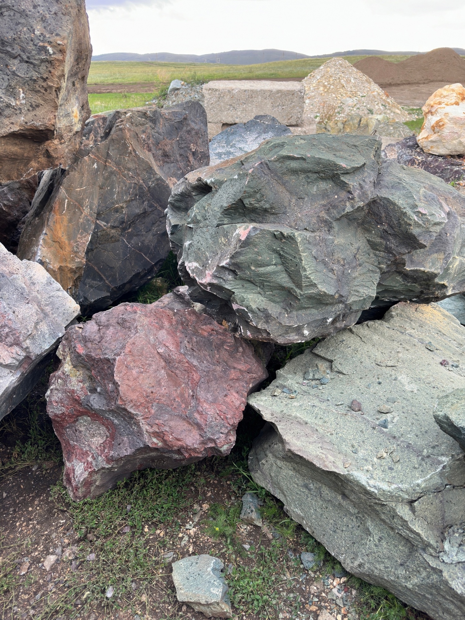 Камни для ландшафтного дизайна зелёные 10-60 килограмм купить в Королёве