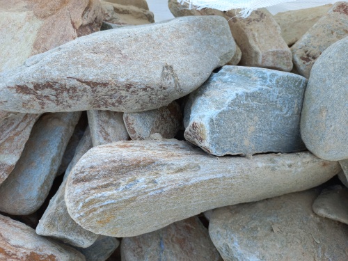 Златолит жёлтый, жёлто-зелёный глыбки и валуны для ланшафтного дизайна купить в Королёве