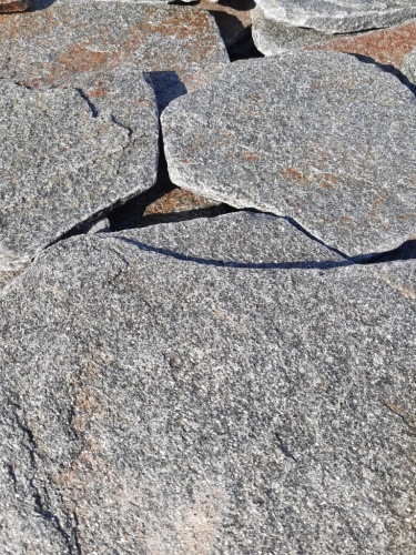 Златолит серебристый галтованный для цоколя купить в Королёве